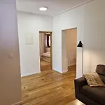 Lumar Urban Apartman Zára